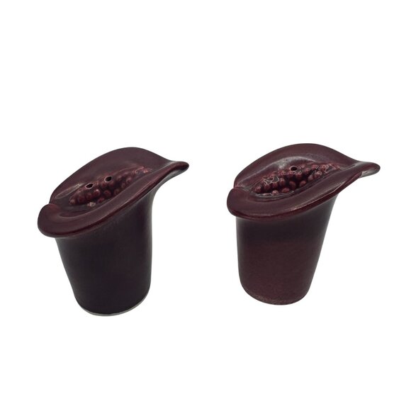 Vintage Burgundy Calla Lily Ceramic Salt & Pepper Shakers With Cork Stoppers - Picture 3 of 6